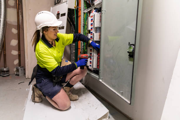Best Circuit Breaker Repair  in Lakeside, FL